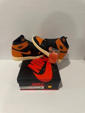 AIR JORDAN RETRO 1 HIGH ‘SHATTERED BACKBOARD 3.0’ (575441-028) (GS) SIZE: 4